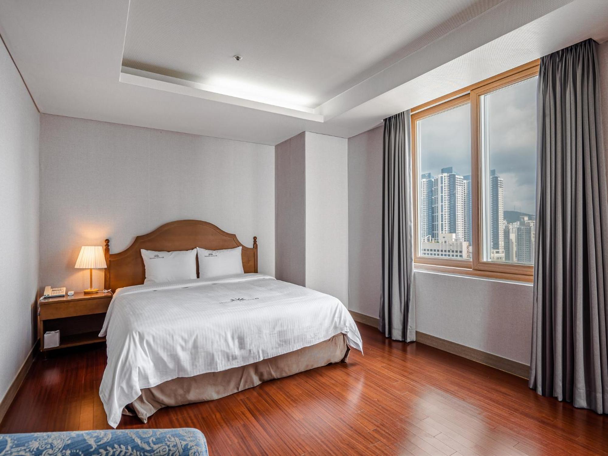 Haeundae Seacloud Hotel Residence Pusan Zewnętrze zdjęcie